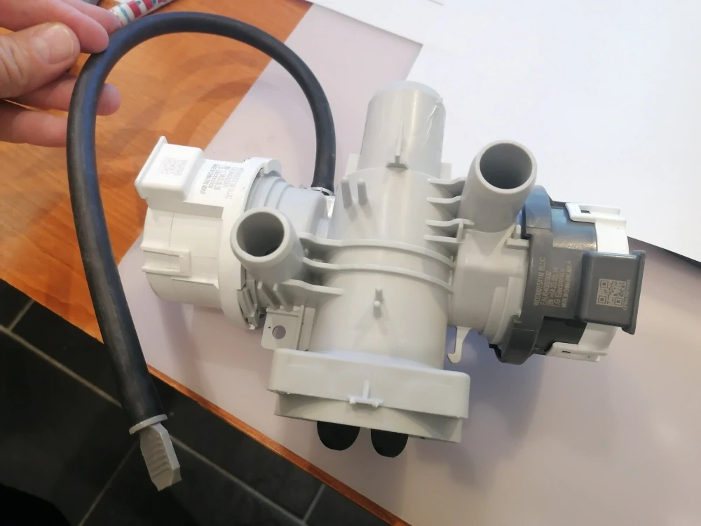 Čerpadlo vypustacie - motoroceky aj s komoru LG