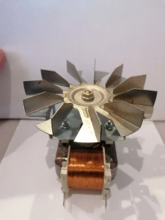 Chladiaci ventilator do rury INDESIT